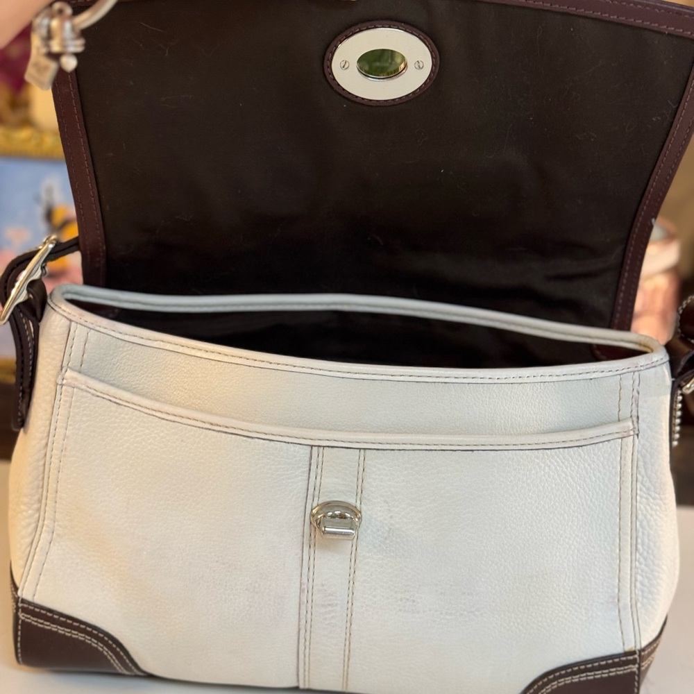 🤍🤎 COACH WHITE PEBBLED LEATHER HAMILTON FLAP CONVERTIBLE BAG! - Picture 6 of 10